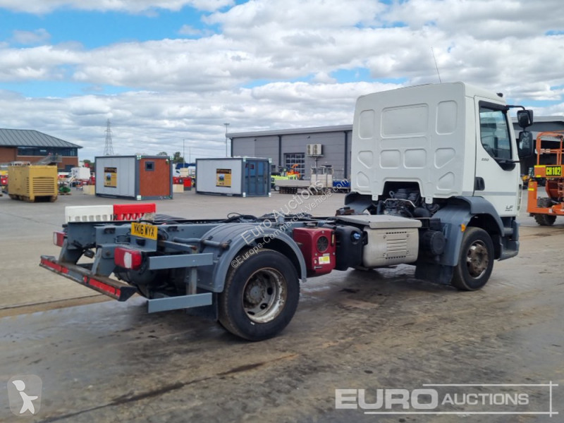 Véhicule utilitaire  LF220