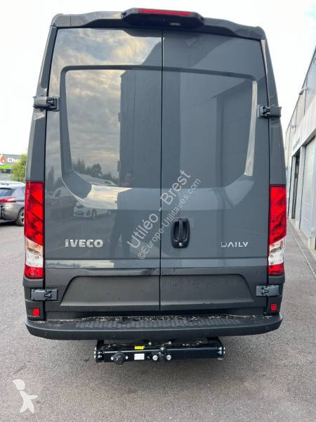 Furgoneta Iveco