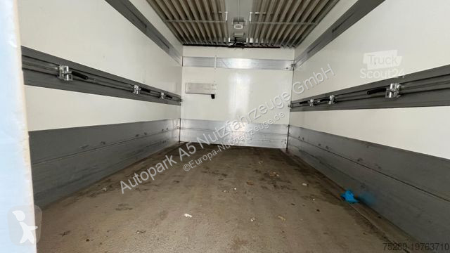 Véhicule utilitaire Iveco 50C18 Kühler...