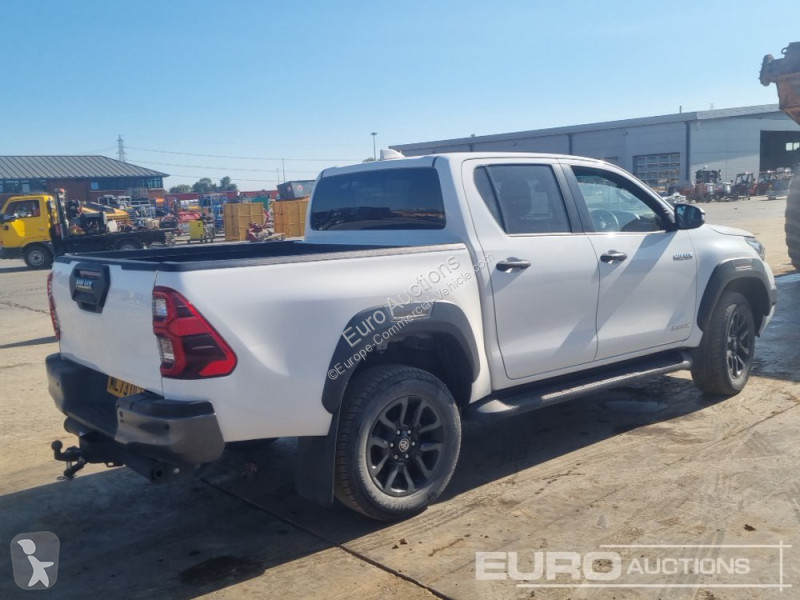 Furgoneta Toyota Hilux