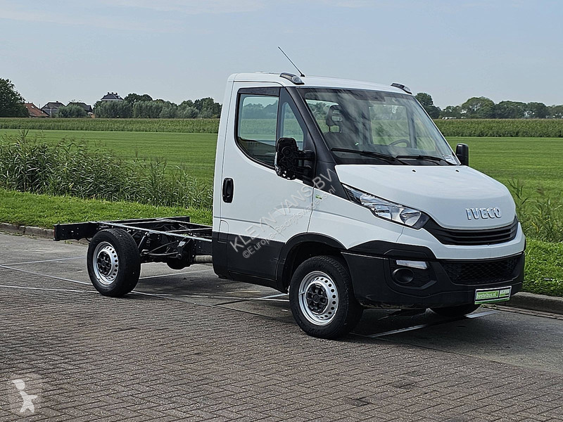 Furgoneta Iveco 35 S 12 CHASSIS