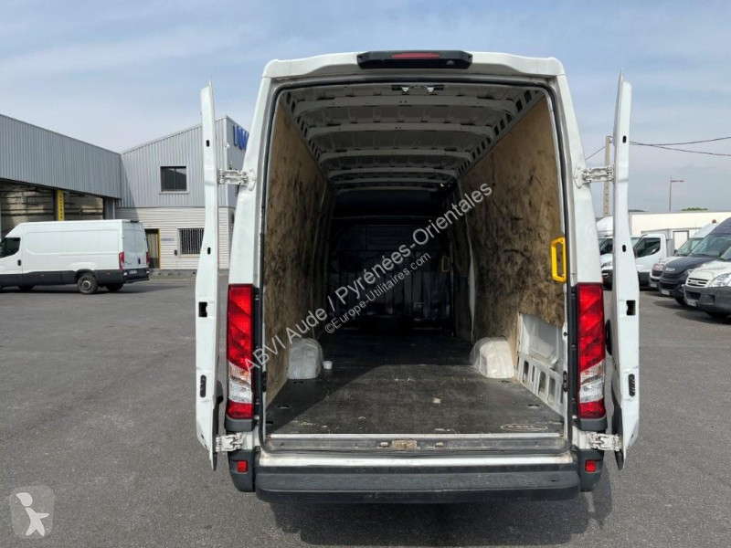 Autoutilitară Iveco 180CV 3L BOITE AUTOMATIQUE...