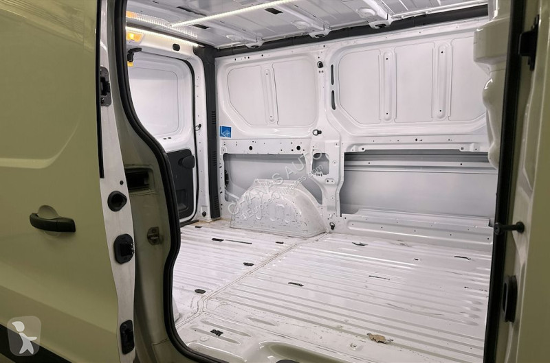 Užitkové vozidlo Renault L1H1 2.0 DCI 145 GRAND...