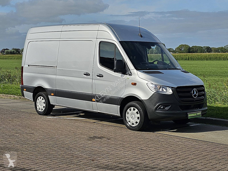 Autoutilitară Mercedes 317 L2H2 360 Camera RWD