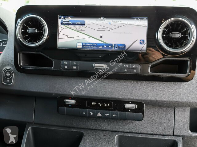 Véhicule utilitaire Mercedes 317...