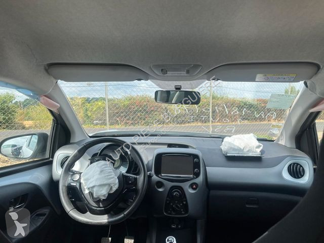 Furgoneta Toyota 1.0 VVTi 72 X-PLAY / FB424