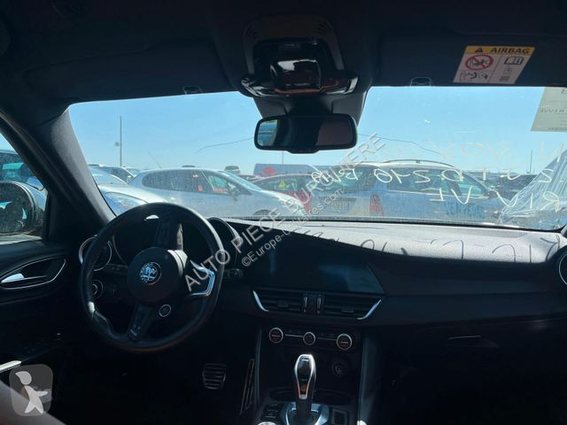Véhicule utilitaire Alfa-Roméo Giulia 2.2 JTDm...