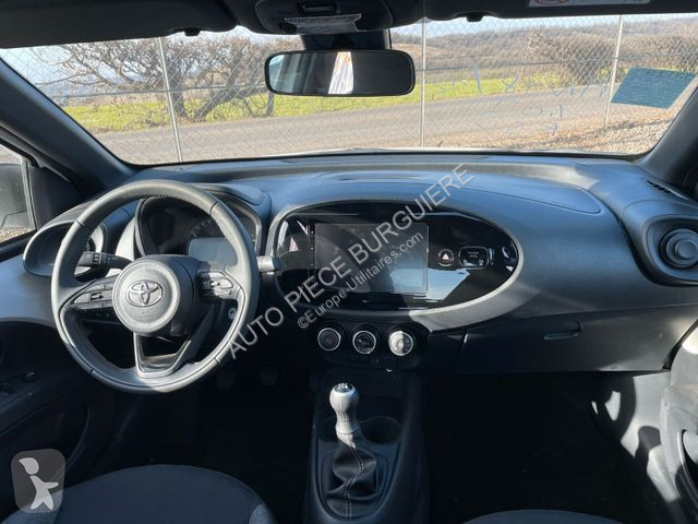 Veículo utilitário Toyota X 1.0 VVTi 72 / HA400