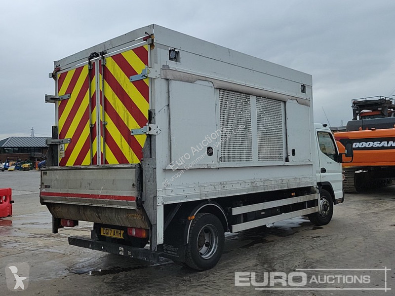 Véhicule utilitaire Mitsubishi