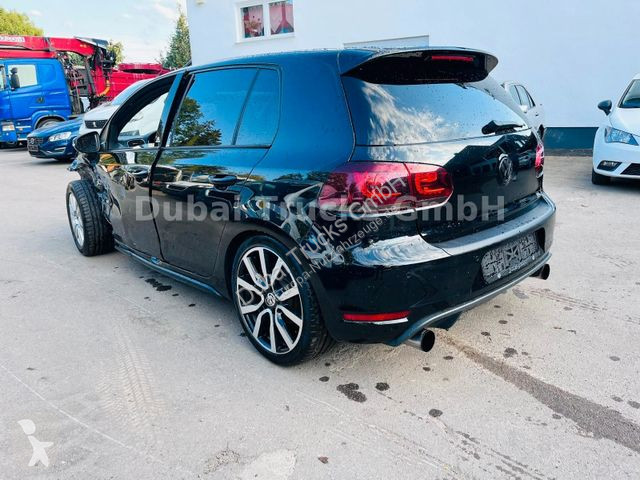 Véhicule utilitaire Volkswagen VI GTI adidas
