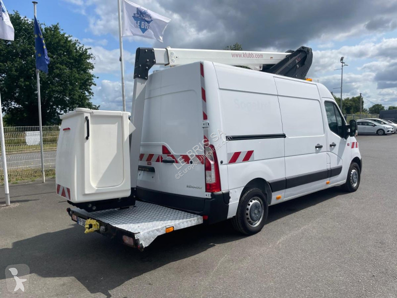 Véhicule utilitaire Renault 2.3 DCI 145