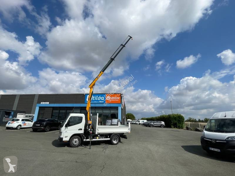 Véhicule utilitaire Mitsubishi Fuso