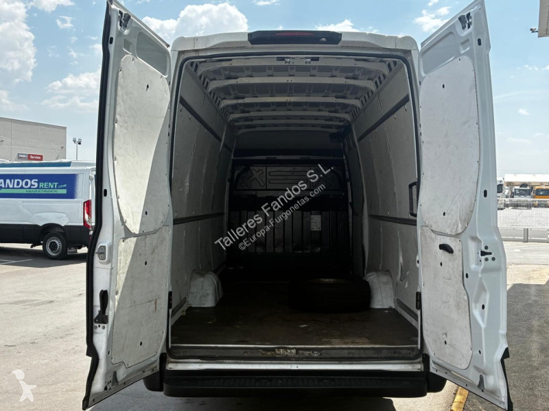 Autoutilitară Iveco  35S14 16m3