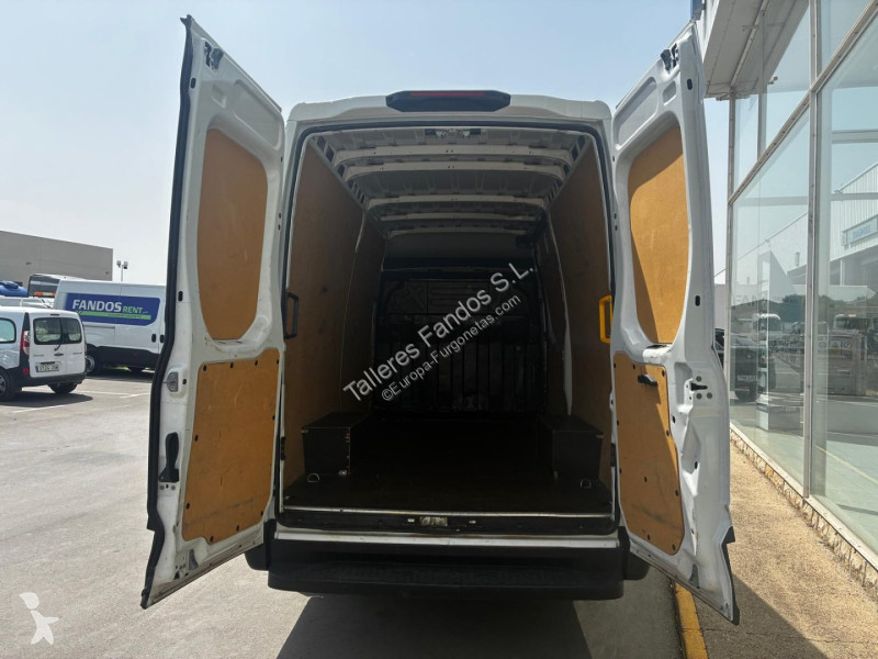 Autoutilitară Iveco  35S14 12m3