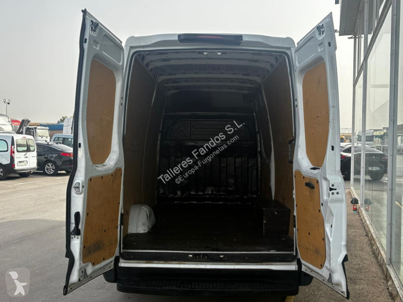 Autoutilitară Iveco  35S16 12m3