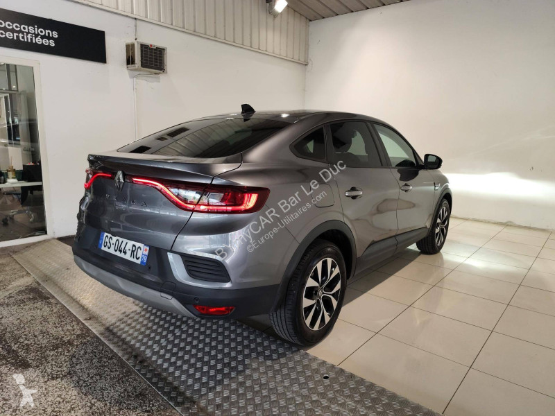 Autoutilitară Renault Arkana mild hybrid 140...