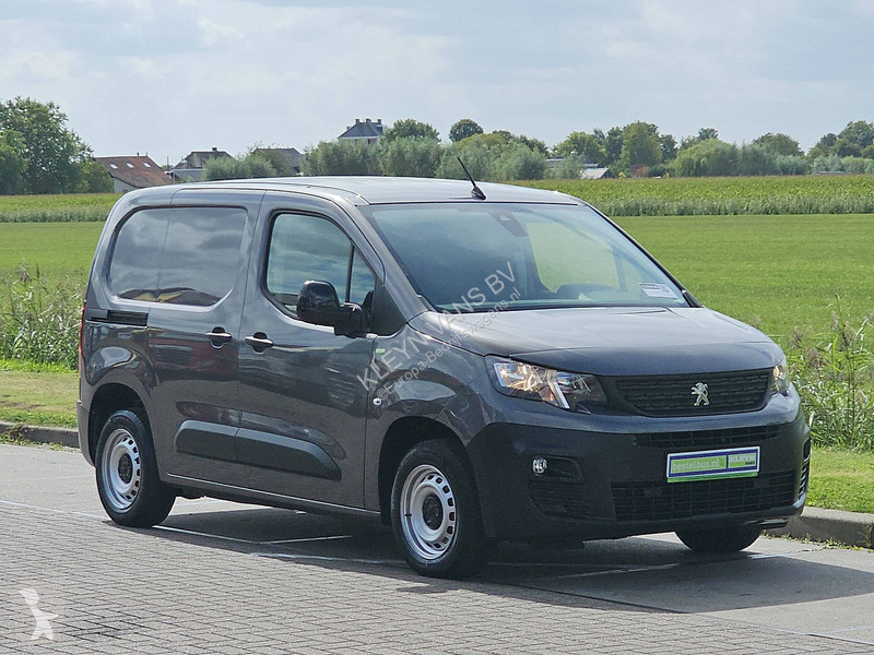 Véhicule utilitaire Peugeot 1.5 HDI
