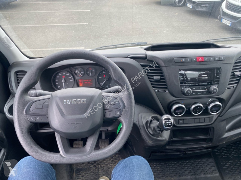 Véhicule utilitaire Iveco 35C16H3.0 empattement...