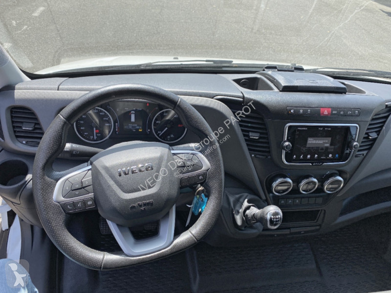 Veicolo commerciale Iveco 35S14 V12