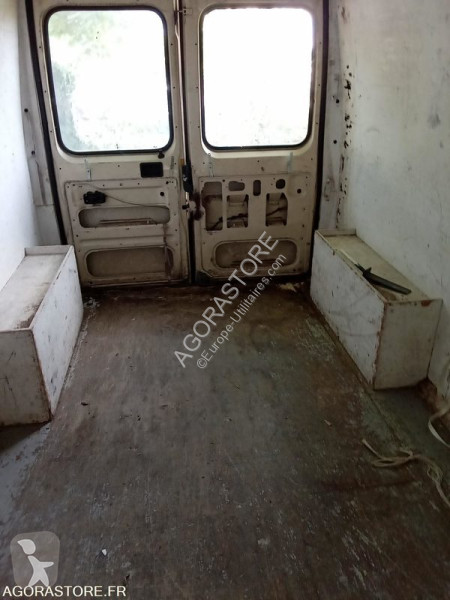 عربة نفعية Peugeot BOXER