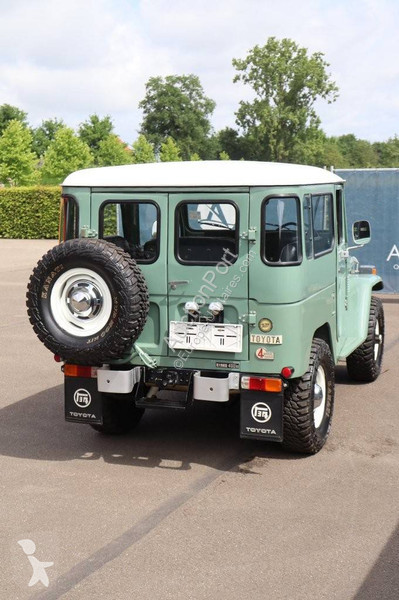 Furgoneta Toyota FJ40