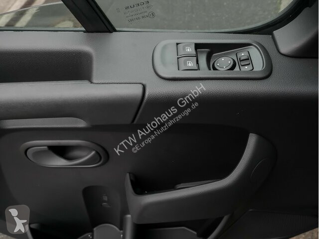 Véhicule utilitaire Renault Pritsche...