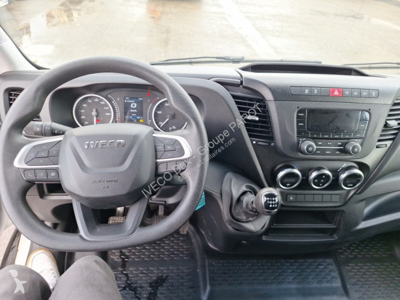 Véhicule utilitaire Iveco 35C16H3.0 empattement...