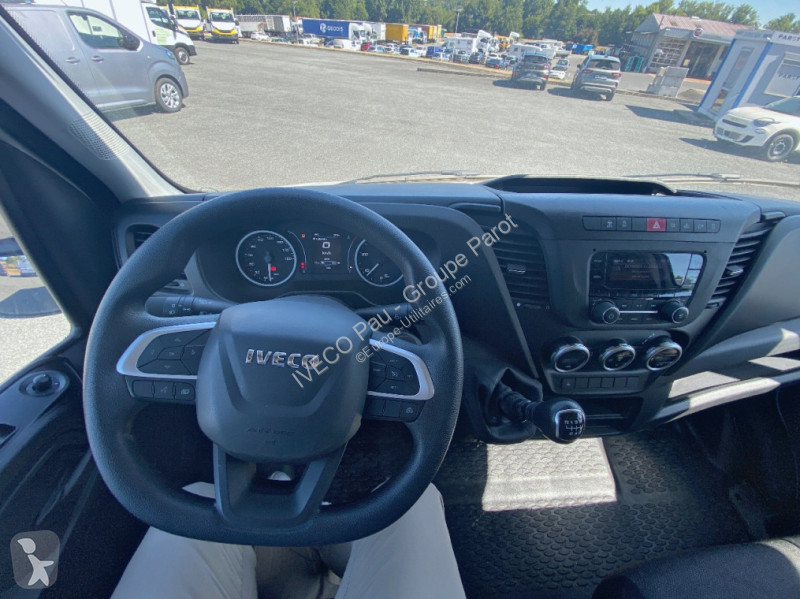 Véhicule utilitaire Iveco 35C16H3.0 empattement...