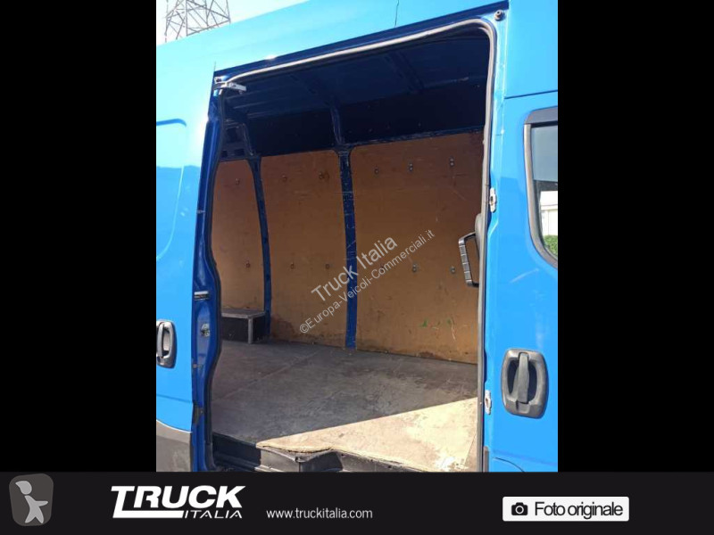 Autoutilitară Iveco V