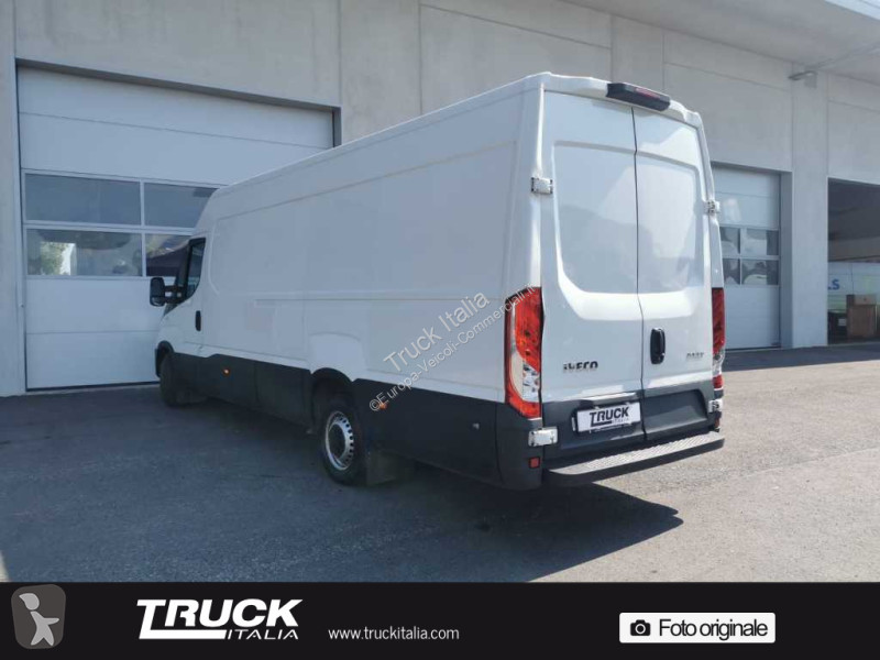 Furgoneta Iveco V