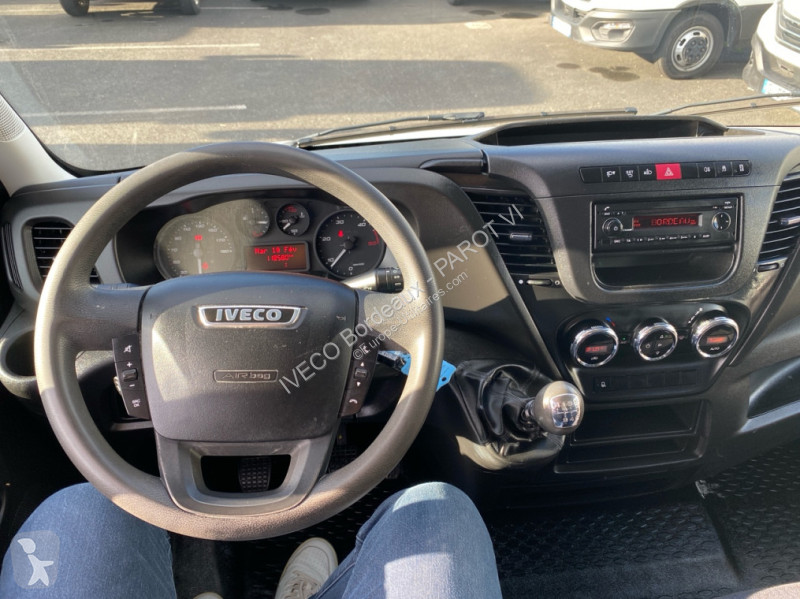Véhicule utilitaire Iveco 35S14SV12