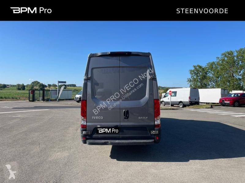 Veicolo commerciale Iveco 35S Fg 35S18HA8 V16...