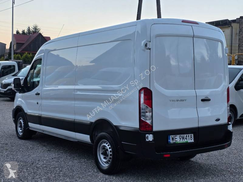 Samochód dostawczy Ford