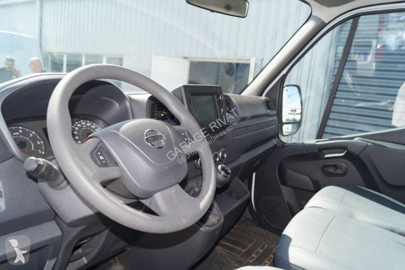 Samochód dostawczy Nissan