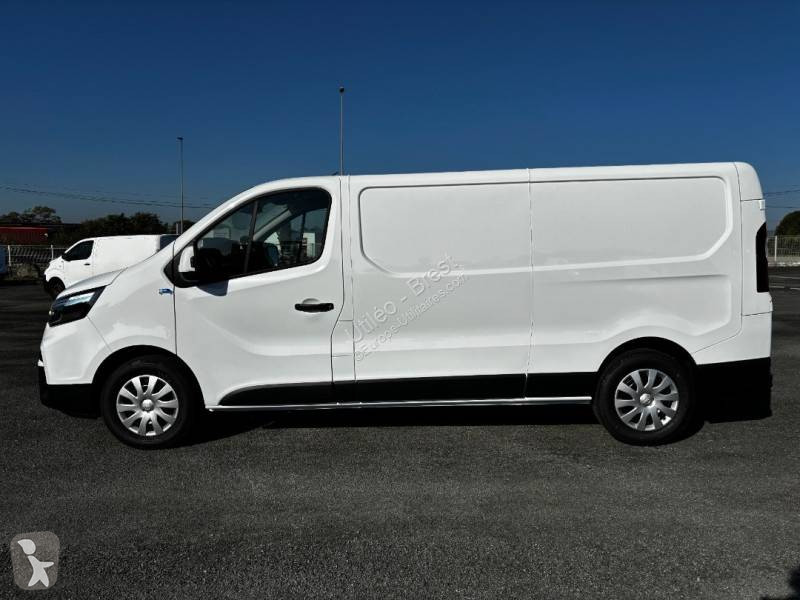 Véhicule utilitaire Nissan