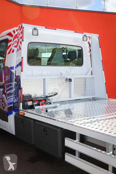 Véhicule utilitaire Nissan
