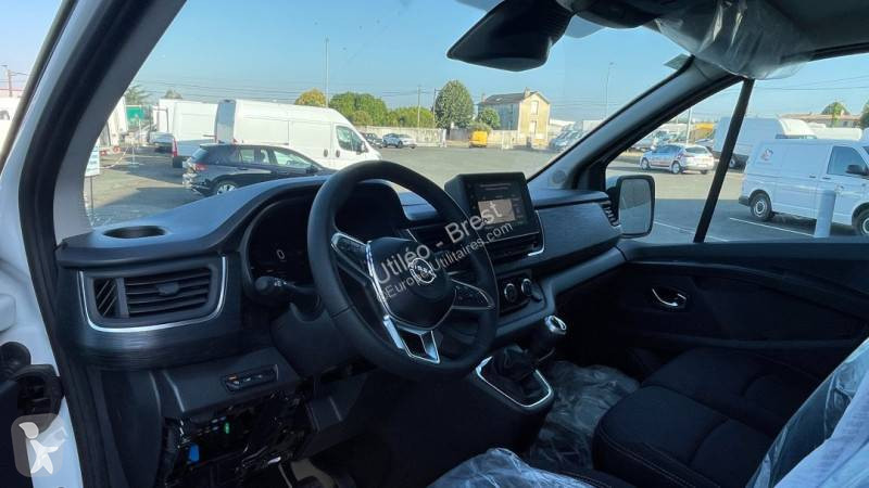 Samochód dostawczy Nissan