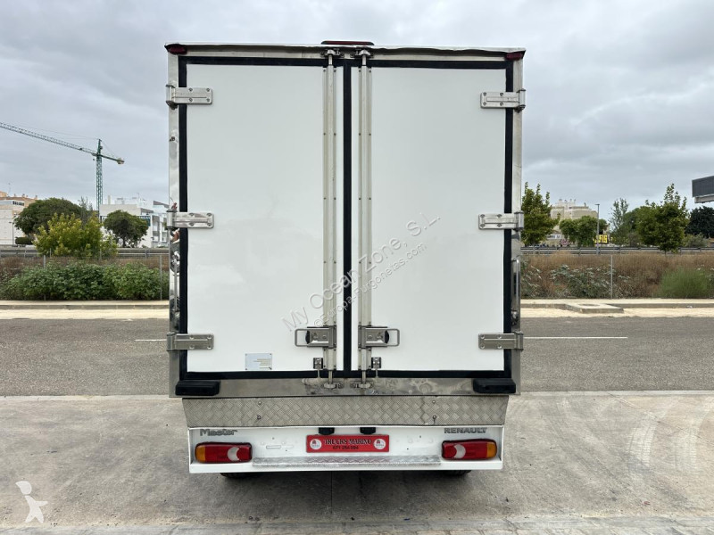 عربة نفعية Renault 2.3 DCI 150