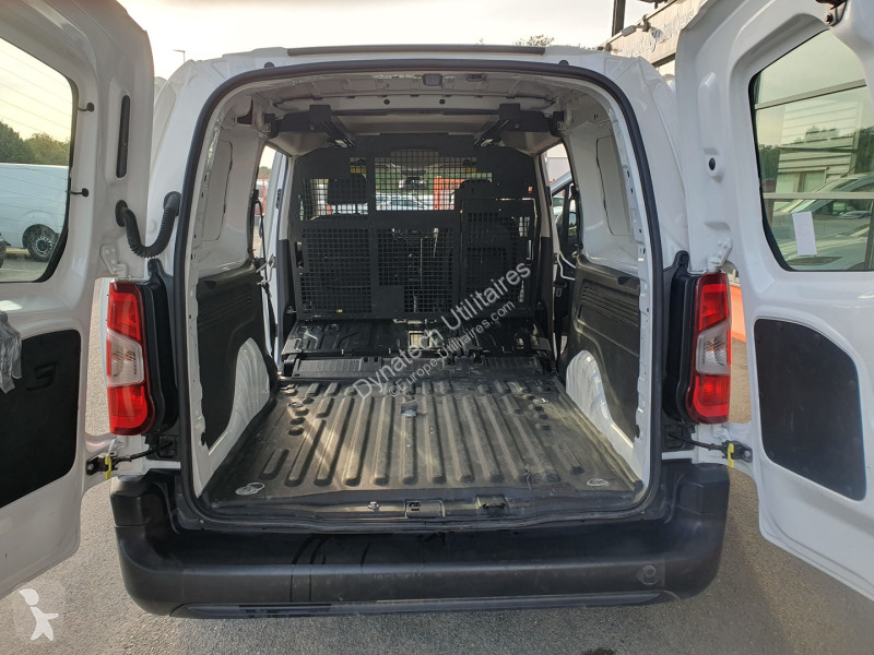 عربة نفعية Toyota CITY LONG 100 D-4D CABINE...