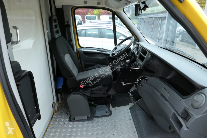 Véhicule utilitaire Iveco Daily 35 S11 C30C...