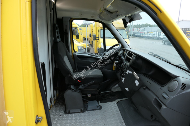 Véhicule utilitaire Iveco Daily 35 S11 C30C...