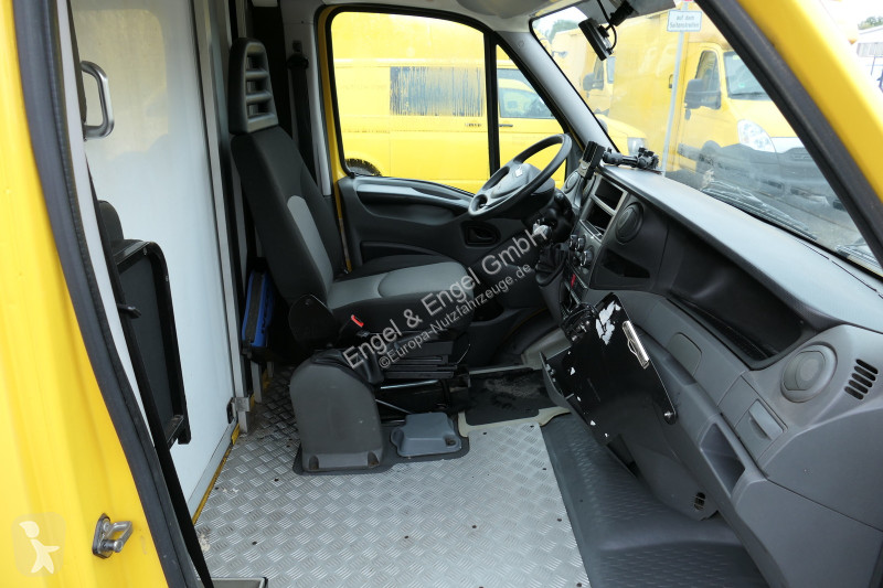 Véhicule utilitaire Iveco Daily 35 S11 C30C...