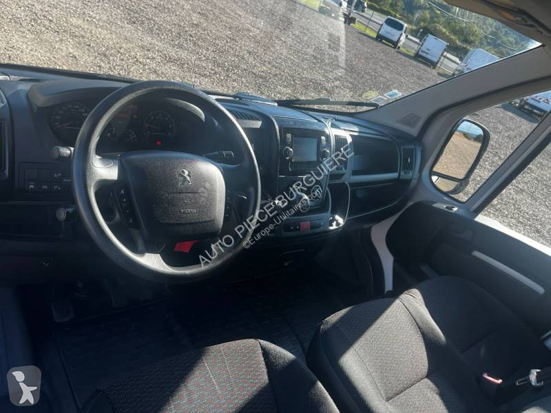 Véhicule utilitaire Peugeot