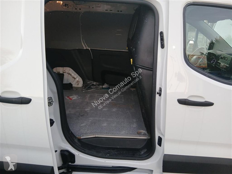 Véhicule utilitaire Toyota