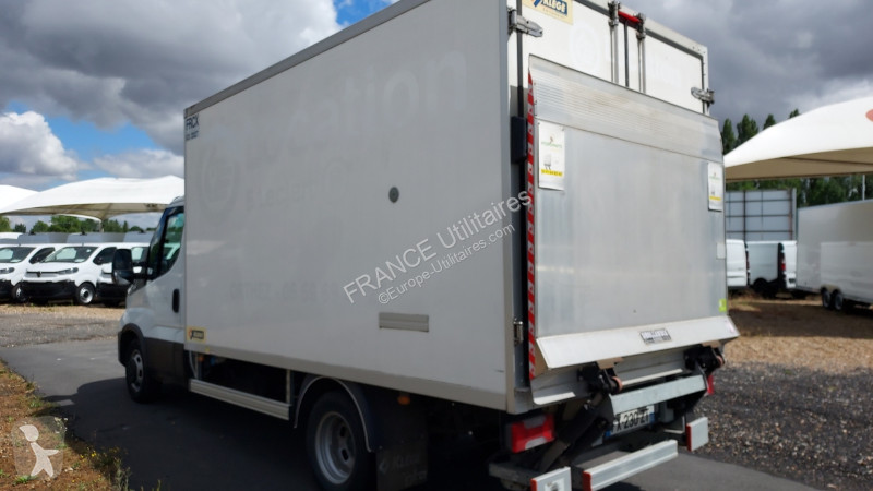 Véhicule utilitaire Iveco DAILY FRIGO RTE/SECT...