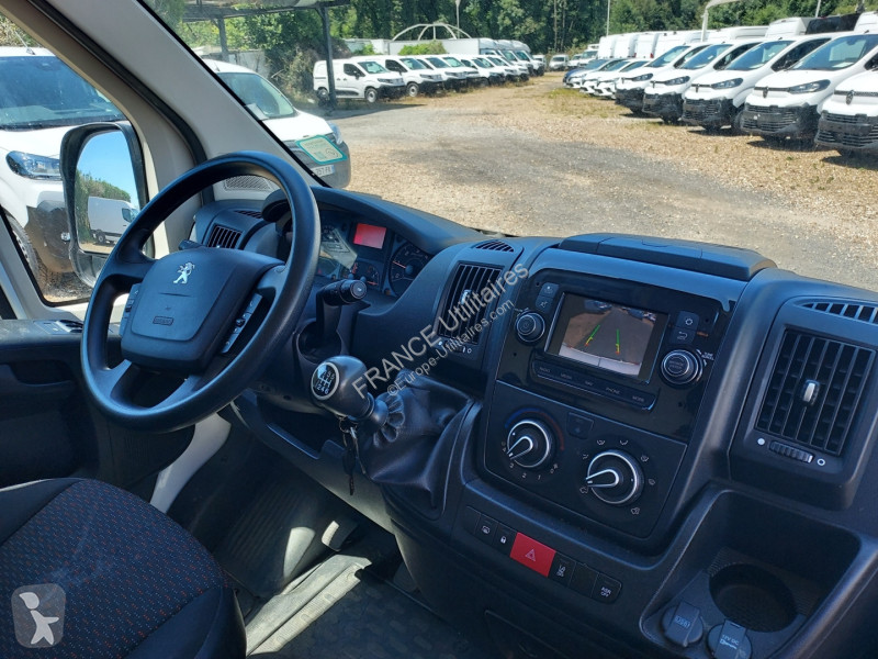 Véhicule utilitaire Peugeot BOXER FG 333 L1H1...
