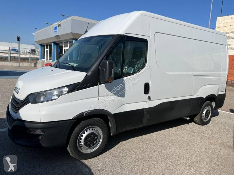 Furgoneta Iveco 35S16