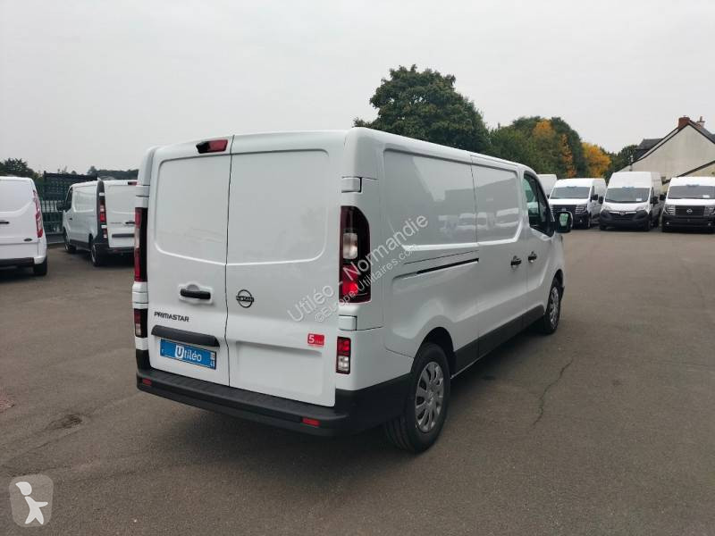 Véhicule utilitaire Nissan