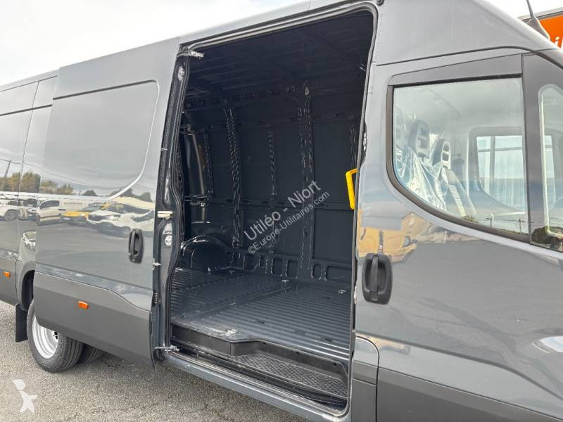 عربة نفعية Iveco