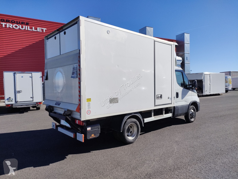 Iveco FRIGO 12M3 160 CV ROUES JUMELEES HAYON...